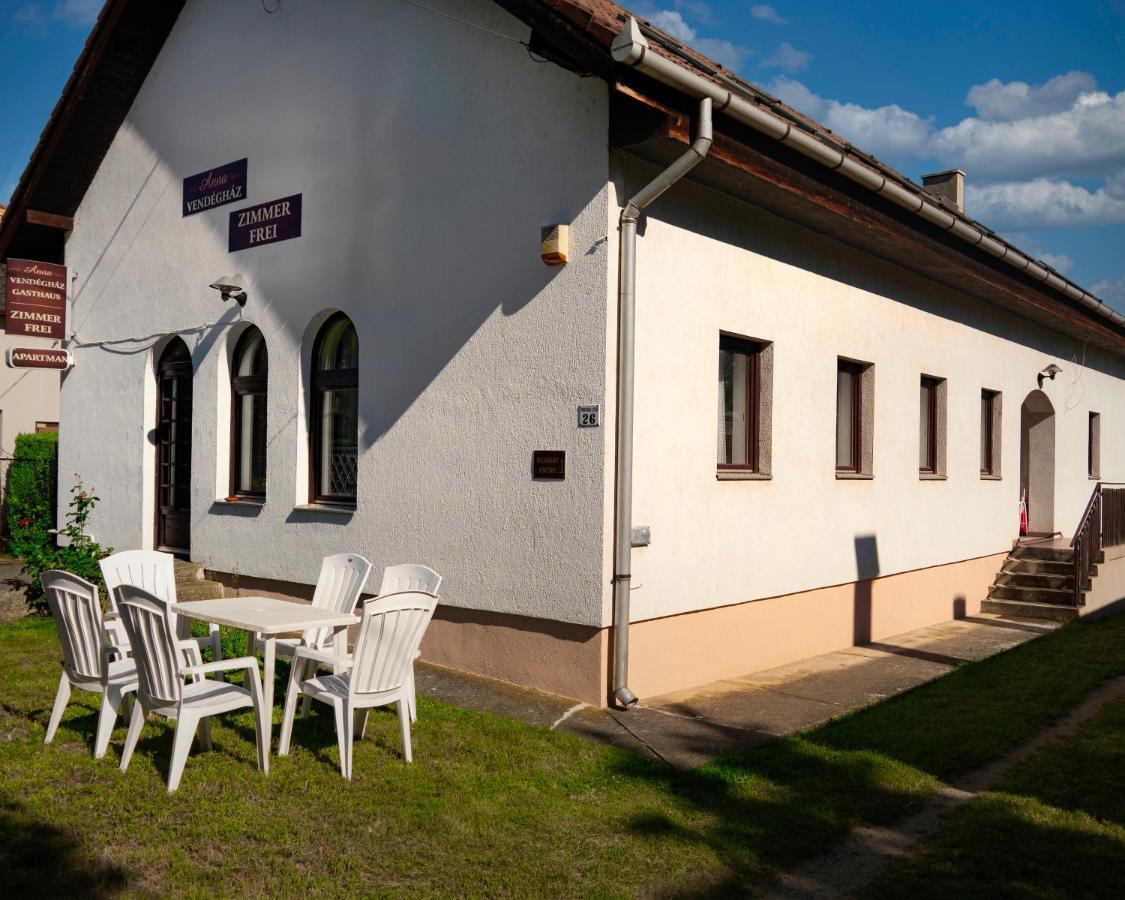 Anna Vendeghaz Hotel Balatonakali Exterior photo