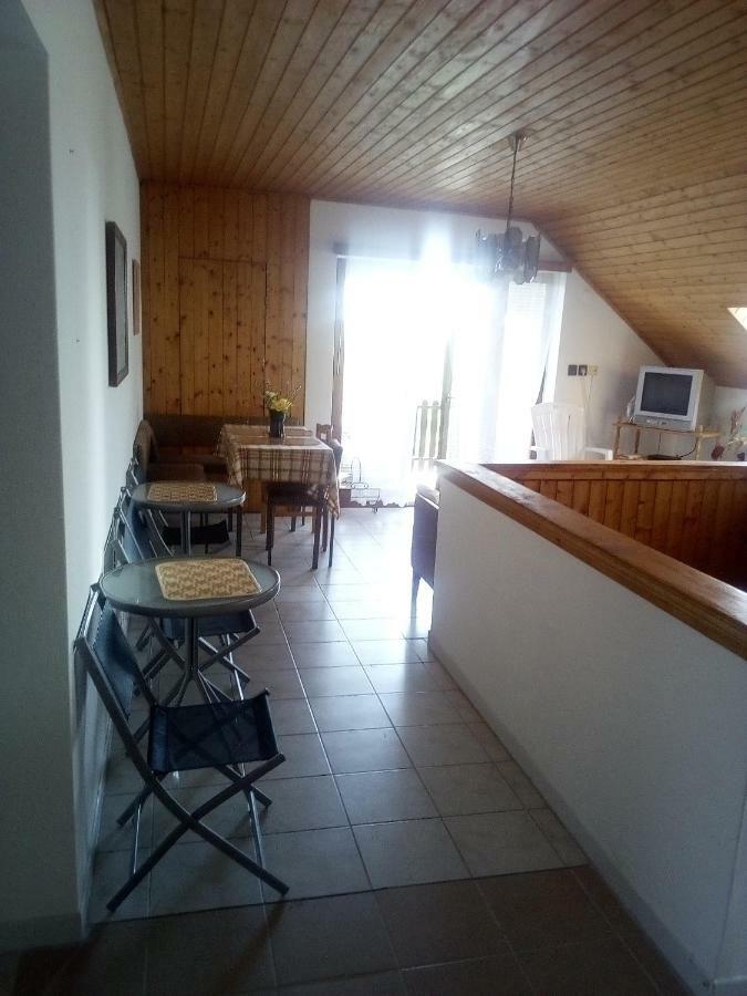 Anna Vendeghaz Hotel Balatonakali Exterior photo